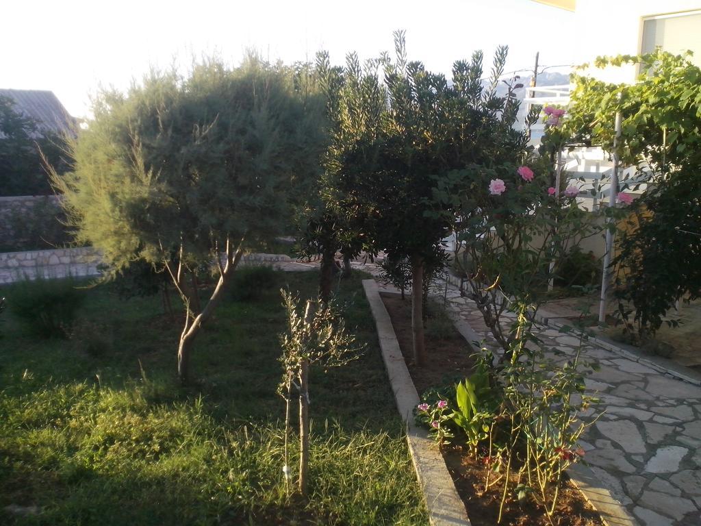 Appartamento Kuca Za Odmor Laura Ražanac Esterno foto